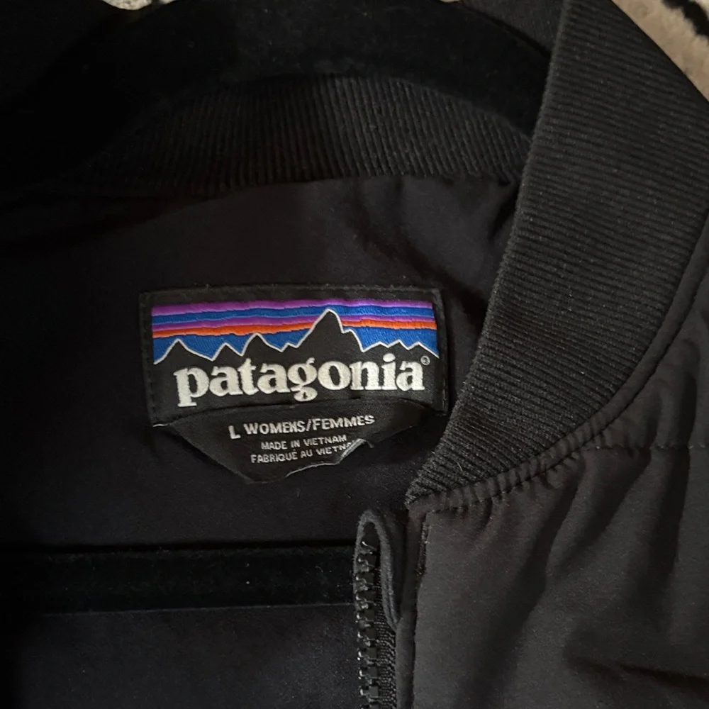 Patagonia Black Bomber Jacket - Picture 4 of 7
